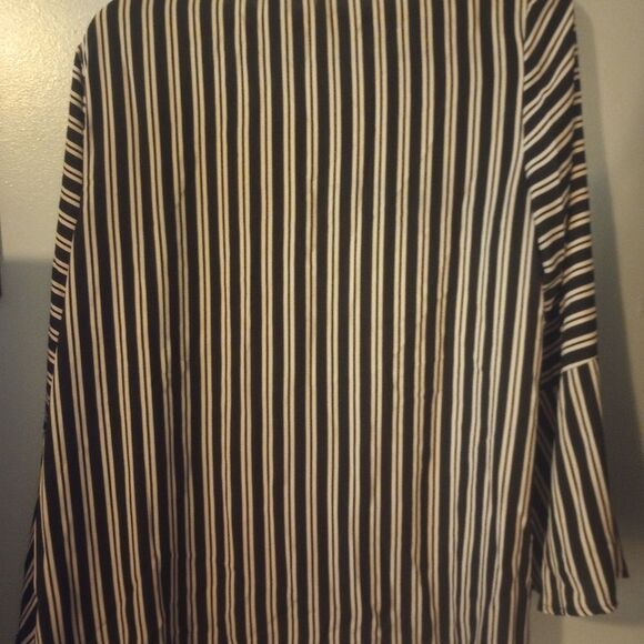 Striped Black and White Blouse with Floral Embroidery - Picture 4 of 7